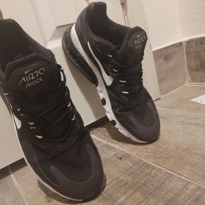 nike air max react 270s